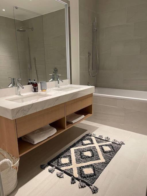 Luxury 3 Bed 3 Bath In * Londres
