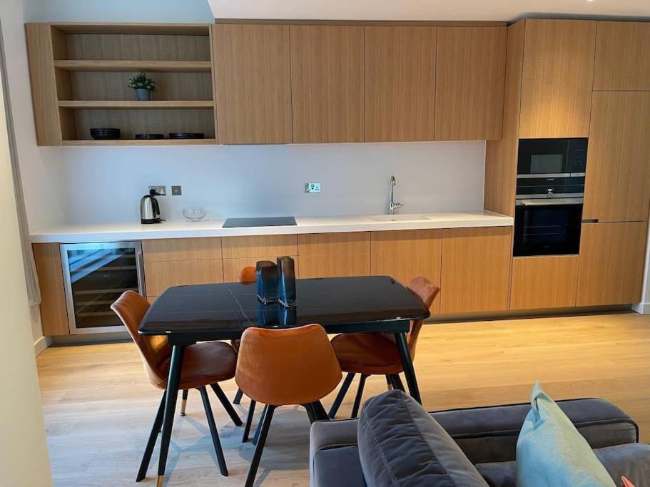 Luxury 3 Bed 3 Bath In Apartamento *
