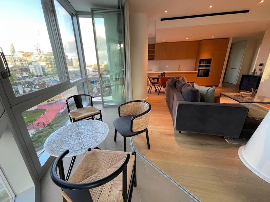 Luxury 3 Bed 3 Bath In Apartamento